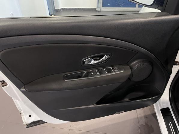 Renault Fluence I с пробегом 2012 года, цена 615 000 рублей, 211989 км, седан, Автокод Объявления