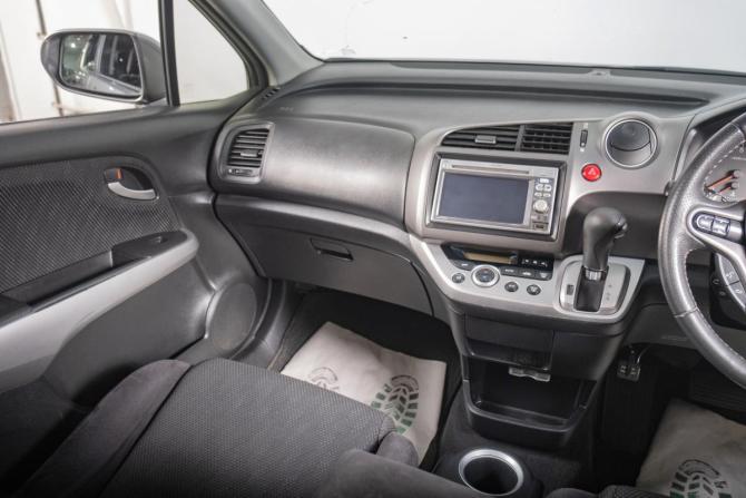 Honda Stream II Рестайлинг с пробегом 2012 года, цена 999 000 рублей, 272000 км, компактвэн, Автокод Объявления