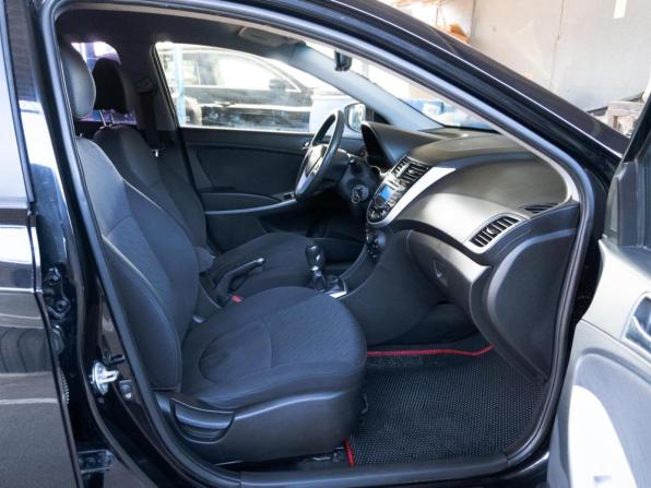 Hyundai Solaris I с пробегом 2012 года, цена 799 000 рублей, 216182 км, седан, Автокод Объявления