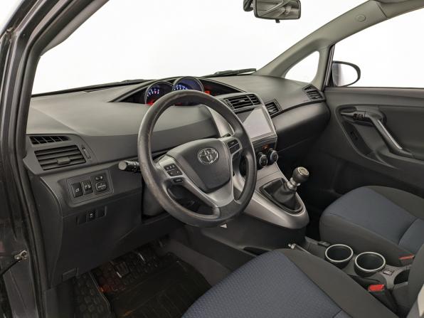 Toyota Verso I Рестайлинг с пробегом 2015 года, цена 1 545 000 рублей, 78497 км, компактвэн, Автокод Объявления