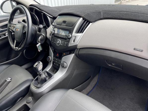 Chevrolet Cruze I Рестайлинг с пробегом 2013 года, цена 690 000 рублей, 240000 км, хэтчбек, Автокод Объявления