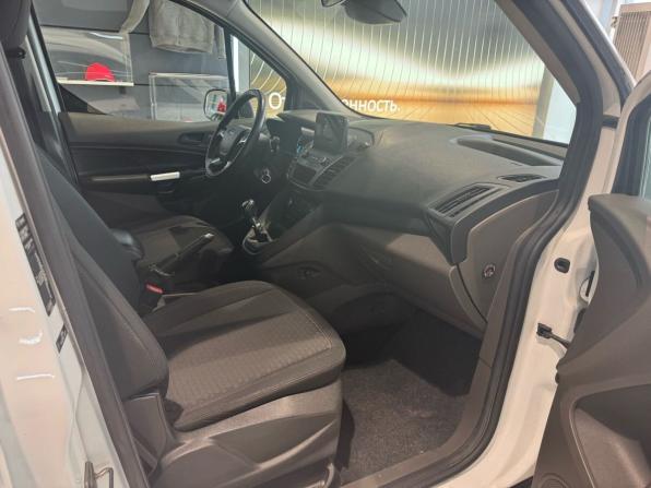 Ford Tourneo Connect II Рестайлинг с пробегом 2020 года, цена 1 999 000 рублей, 143000 км, компактвэн, Автокод Объявления