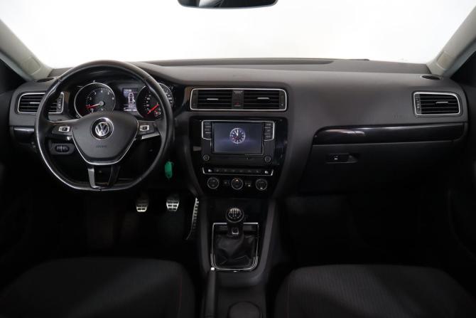 Volkswagen Jetta VI Рестайлинг с пробегом 2018 года, цена 1 399 000 рублей, 124000 км, седан, Автокод Объявления