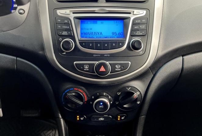Hyundai Solaris I с пробегом 2013 года, цена 900 000 рублей, 136900 км, седан, Автокод Объявления