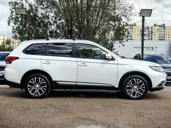 Mitsubishi Outlander III Рестайлинг 2 с пробегом 2016 года, цена 1 799 000 рублей, 152151 км, внедорожник, Автокод Объявления