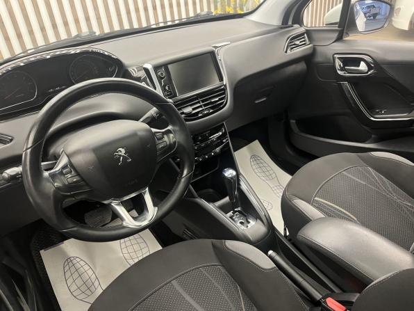 Peugeot 208 I с пробегом 2013 года, цена 570 000 рублей, 217545 км, хэтчбек, Автокод Объявления