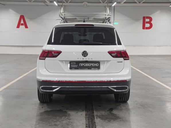 Volkswagen Tiguan II Рестайлинг с пробегом 2021 года, цена 4 079 000 рублей, 33699 км, внедорожник, Автокод Объявления