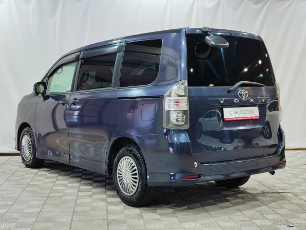 Toyota Voxy II (R70) с пробегом 2008 года, цена 1 100 000 рублей, 278763 км, минивэн, Автокод Объявления
