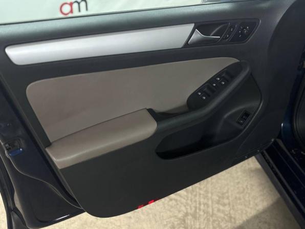 Volkswagen Jetta VI с пробегом 2013 года, цена 899 000 рублей, 220000 км, седан, Автокод Объявления