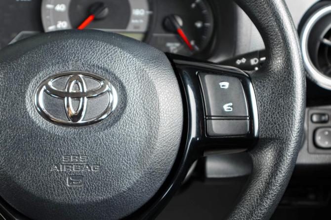 Toyota Vitz III (XP130) Рестайлинг 2 с пробегом 2017 года, цена 1 219 000 рублей, 107297 км, хэтчбек, Автокод Объявления