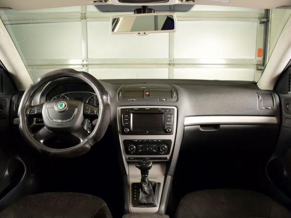 Skoda Octavia II (A5) Рестайлинг с пробегом 2012 года, цена 995 995 рублей, 186578 км, лифтбек, Автокод Объявления