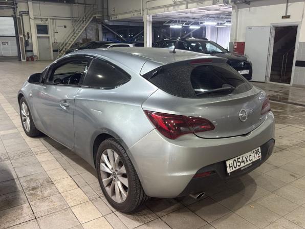 Opel Astra J Рестайлинг с пробегом 2012 года, цена 650 000 рублей, 233050 км, хэтчбек, Автокод Объявления