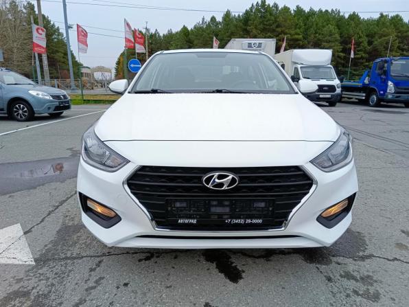 Hyundai Solaris II с пробегом 2019 года, цена 1 364 995 рублей, 88370 км, седан, Автокод Объявления