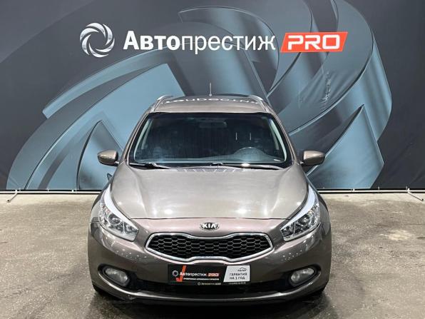 Kia Ceed II с пробегом 2014 года, цена 899 000 рублей, 209980 км, универсал, Автокод Объявления