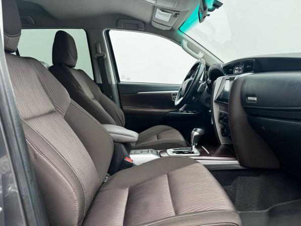 Toyota Fortuner II с пробегом 2018 года, цена 2 940 000 рублей, 215000 км, внедорожник, Автокод Объявления