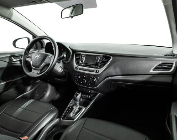 Hyundai Solaris II с пробегом 2017 года, цена 1 399 700 рублей, 67295 км, седан, Автокод Объявления