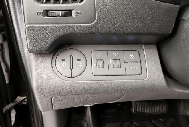Hyundai H-1 II Рестайлинг с пробегом 2018 года, цена 2 450 000 рублей, 195600 км, минивэн, Автокод Объявления