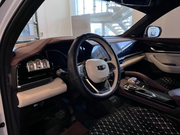 Geely Monjaro I с пробегом 2022 года, цена 3 190 000 рублей, 39071 км, внедорожник, Автокод Объявления