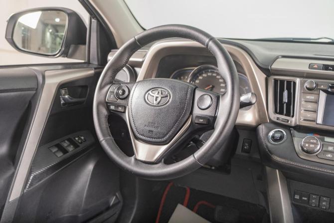 Toyota RAV4 IV (XA40) с пробегом 2013 года, цена 2 069 000 рублей, 250000 км, внедорожник, Автокод Объявления