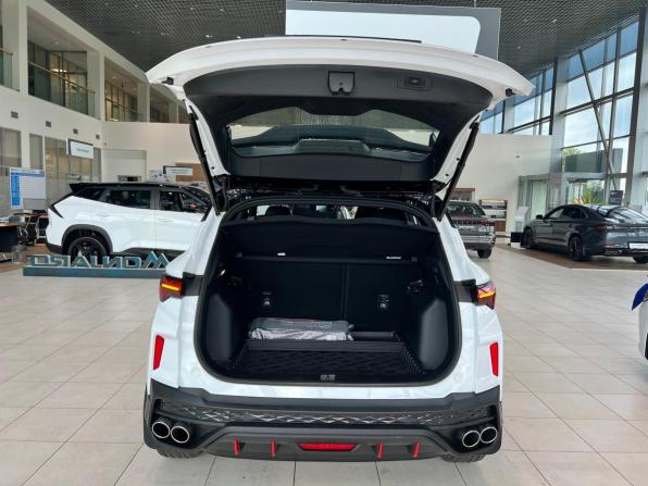 Geely Coolray I Рестайлинг с пробегом 2024 года, цена 2 595 000 рублей, 1358 км, внедорожник, Автокод Объявления