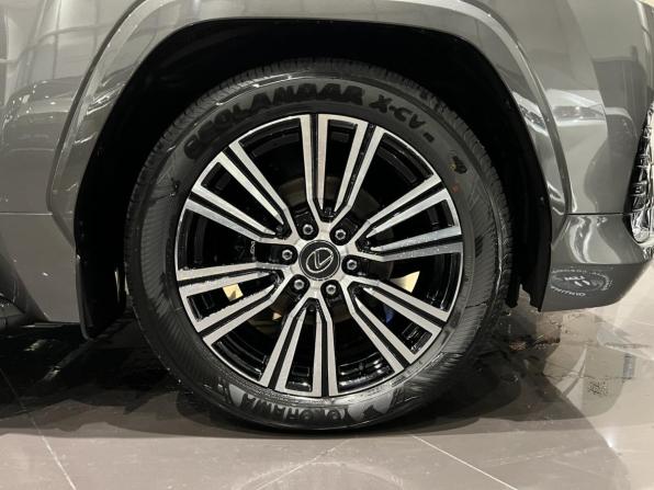 Lexus LX IV с пробегом 2025 года, цена 20 461 000 рублей, 21 км, внедорожник, Автокод Объявления