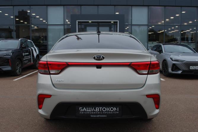 Kia Rio IV с пробегом 2017 года, цена 1 380 000 рублей, 73012 км, седан, Автокод Объявления