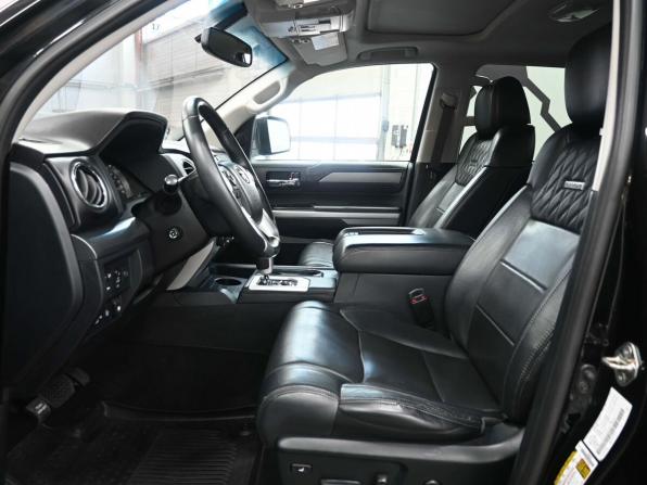 Toyota Tundra II Рестайлинг с пробегом 2017 года, цена 5 999 900 рублей, 165111 км, пикап, Автокод Объявления