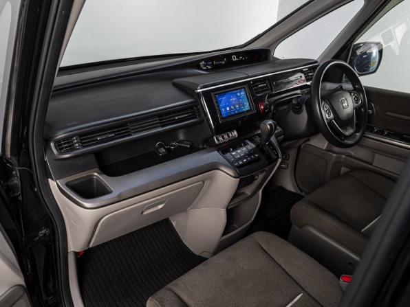 Honda Stepwgn IV Рестайлинг с пробегом 2015 года, цена 2 050 000 рублей, 170190 км, минивэн, Автокод Объявления