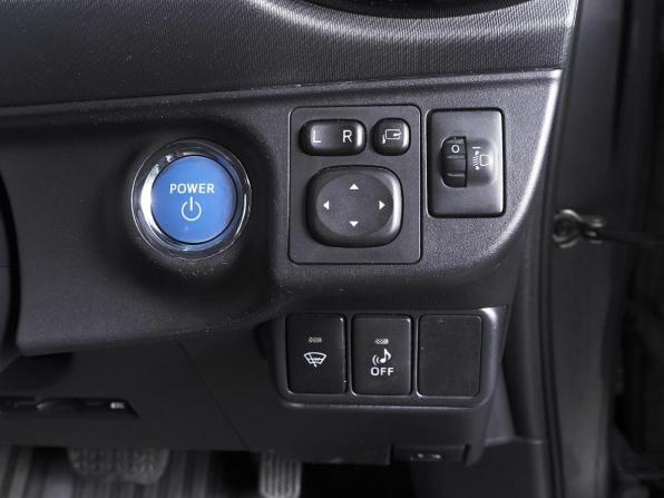 Toyota Aqua I Рестайлинг с пробегом 2015 года, цена 1 089 000 рублей, 150552 км, хэтчбек, Автокод Объявления
