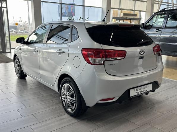 Kia Rio III Рестайлинг с пробегом 2016 года, цена 930 000 рублей, 138825 км, хэтчбек, Автокод Объявления