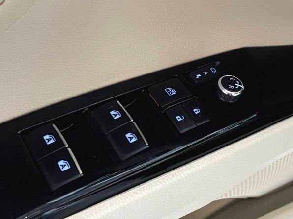 Toyota Camry VIII (XV70) с пробегом 2019 года, цена 2 790 000 рублей, 136002 км, седан, Автокод Объявления
