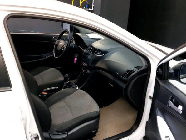 Hyundai Solaris I с пробегом 2014 года, цена 650 000 рублей, 105720 км, хэтчбек, Автокод Объявления