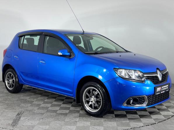 Renault Sandero II с пробегом 2016 года, цена 925 000 рублей, 90239 км, хэтчбек, Автокод Объявления