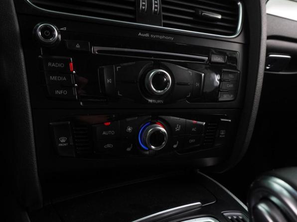 Audi A4 IV (B8) Рестайлинг с пробегом 2012 года, цена 1 099 000 рублей, 304751 км, седан, Автокод Объявления