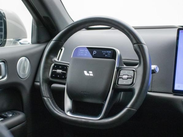 Li Auto (Lixiang) L6 I с пробегом 2024 года, цена 5 595 000 рублей, 65000 км, внедорожник, Автокод Объявления