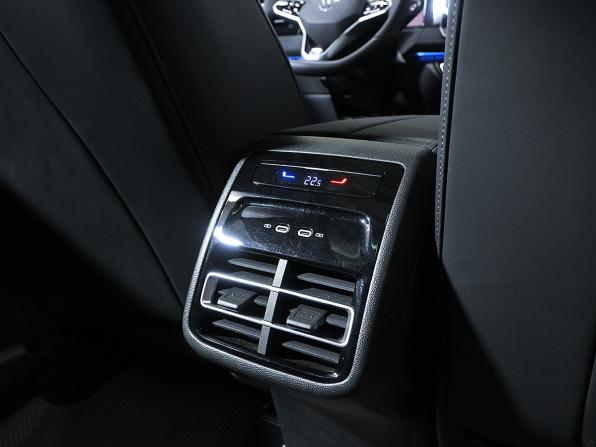 Volkswagen Tiguan III (China Market) с пробегом 2024 года, цена 4 690 000 рублей, 15000 км, внедорожник, Автокод Объявления