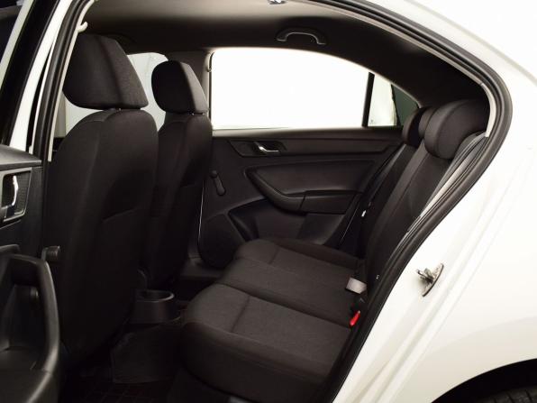 Skoda Rapid I с пробегом 2016 года, цена 1 199 995 рублей, 70695 км, лифтбек, Автокод Объявления