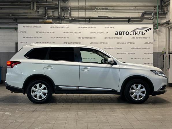 Mitsubishi Outlander III Рестайлинг 2 с пробегом 2017 года, цена 1 329 000 рублей, 207000 км, внедорожник, Автокод Объявления