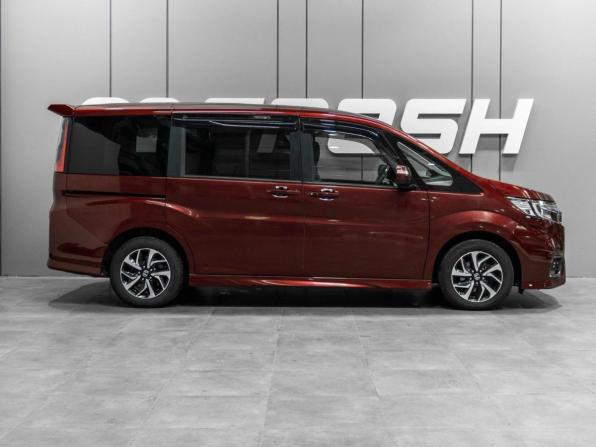 Honda Stepwgn V Рестайлинг с пробегом 2017 года, цена 2 399 000 рублей, 155728 км, минивэн, Автокод Объявления