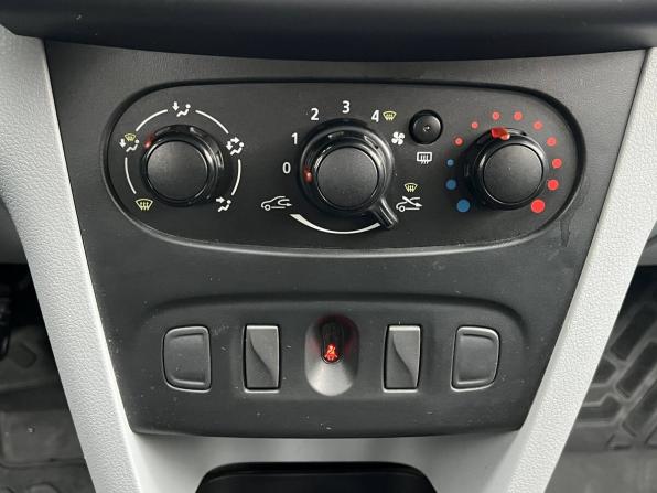 Renault Logan II с пробегом 2014 года, цена 410 000 рублей, 130023 км, седан, Автокод Объявления