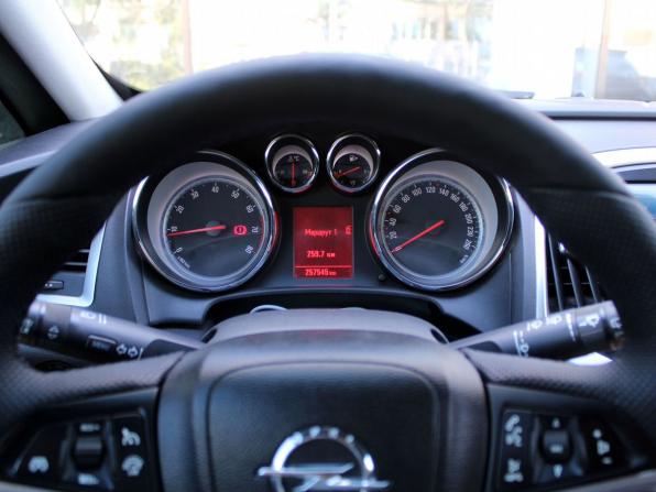 Opel Astra J Рестайлинг с пробегом 2012 года, цена 697 000 рублей, 257555 км, хэтчбек, Автокод Объявления
