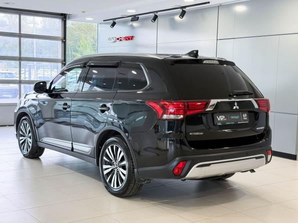 Mitsubishi Outlander III Рестайлинг 3 с пробегом 2019 года, цена 1 950 000 рублей, 122538 км, внедорожник, Автокод Объявления