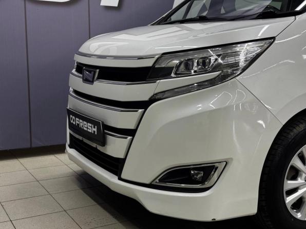 Toyota Noah III (R80) Рестайлинг с пробегом 2017 года, цена 1 949 000 рублей, 162000 км, минивэн, Автокод Объявления