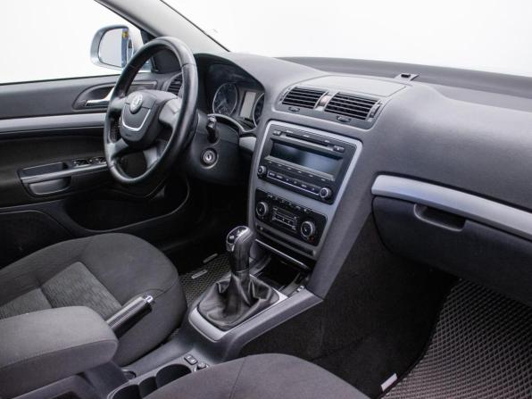 Skoda Octavia II (A5) Рестайлинг с пробегом 2013 года, цена 707 000 рублей, 206167 км, лифтбек, Автокод Объявления