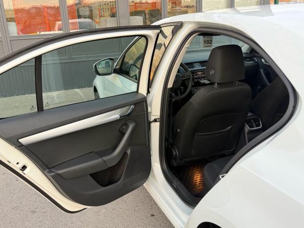 Skoda Octavia III (A7) Рестайлинг с пробегом 2018 года, цена 1 599 000 рублей, 188290 км, лифтбек, Автокод Объявления