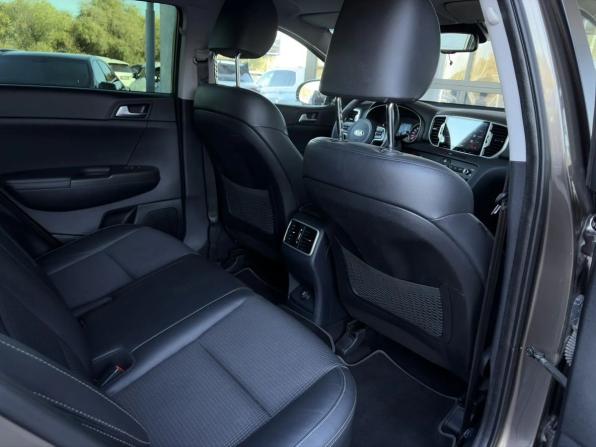 Kia Sportage IV Рестайлинг с пробегом 2018 года, цена 1 880 000 рублей, 132752 км, внедорожник, Автокод Объявления