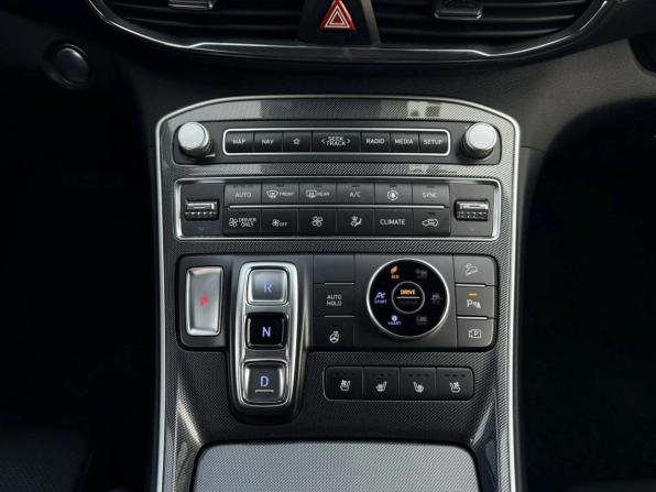 Hyundai Santa Fe IV Рестайлинг с пробегом 2023 года, цена 4 410 000 рублей, 46782 км, внедорожник, Автокод Объявления