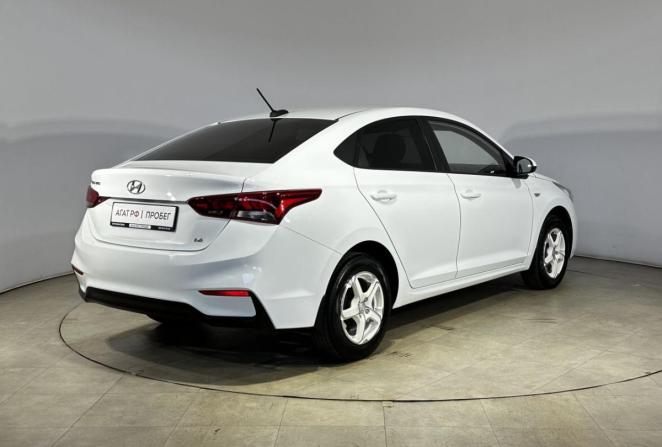 Hyundai Solaris II с пробегом 2018 года, цена 1 415 000 рублей, 91587 км, седан, Автокод Объявления