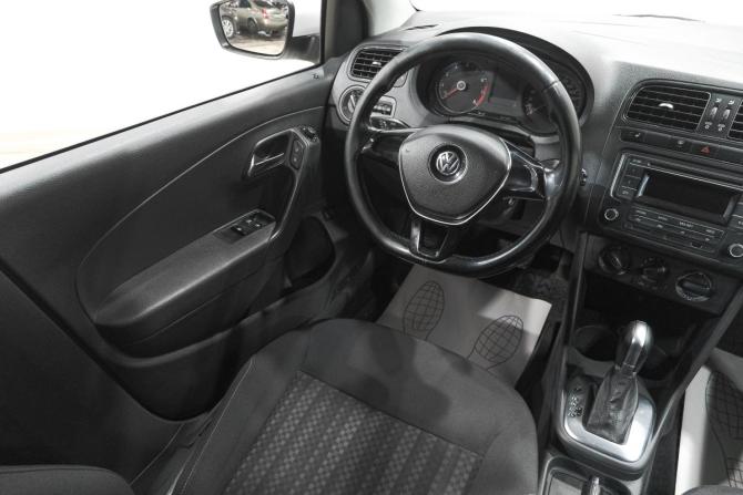 Volkswagen Polo V Рестайлинг с пробегом 2015 года, цена 899 000 рублей, 250000 км, седан, Автокод Объявления