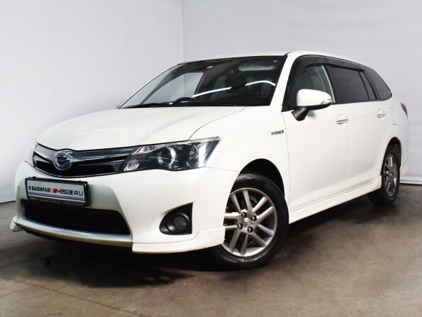 Toyota Corolla Fielder 2014 гибрид